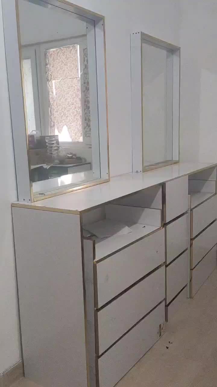 صندلی و دکور آرایشگاه|آرایشگاه و سالن‌های زیبایی|قشم, |دیوار