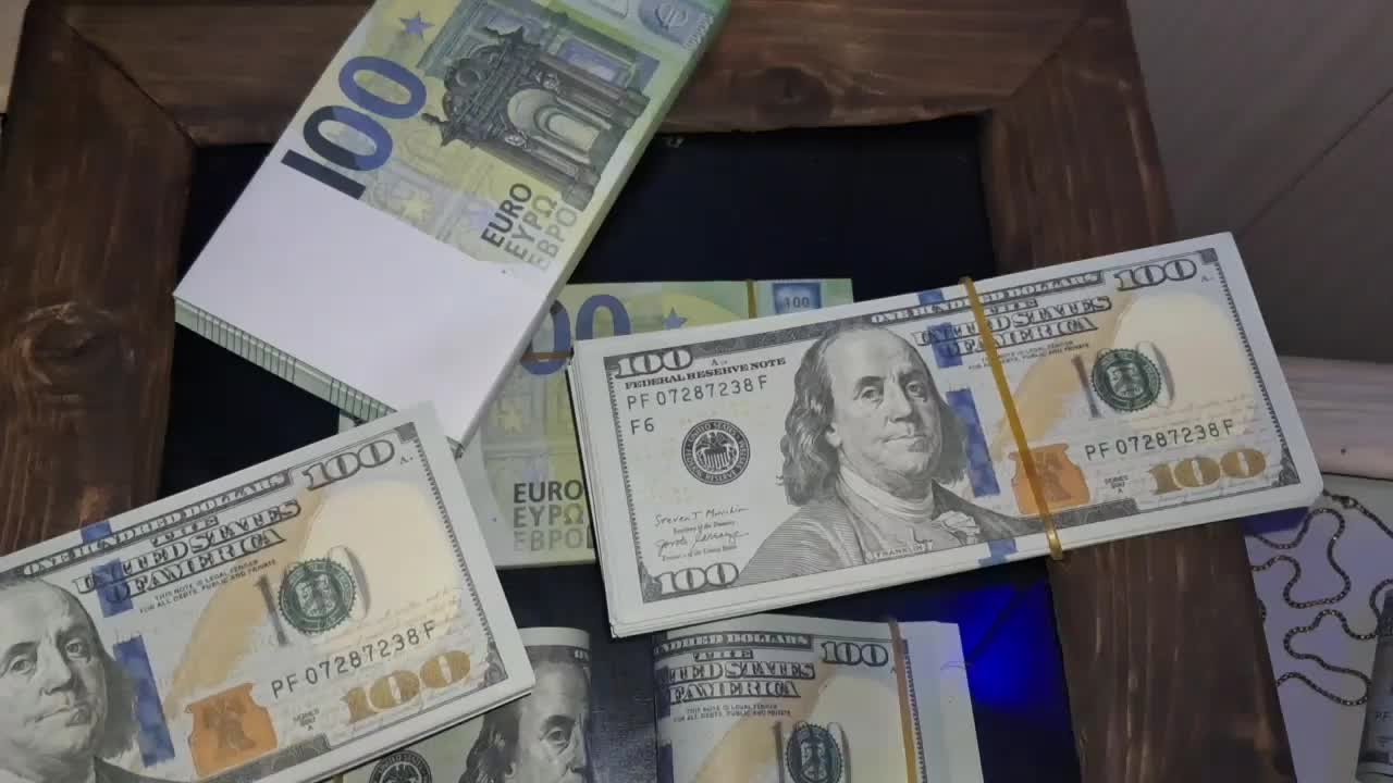 دلار و یورو سینمایی مشابه اصل پول اسکناس شادباش|کلکسیون سکه، تمبر، اسکناس|تهران, چهارصد دستگاه|دیوار