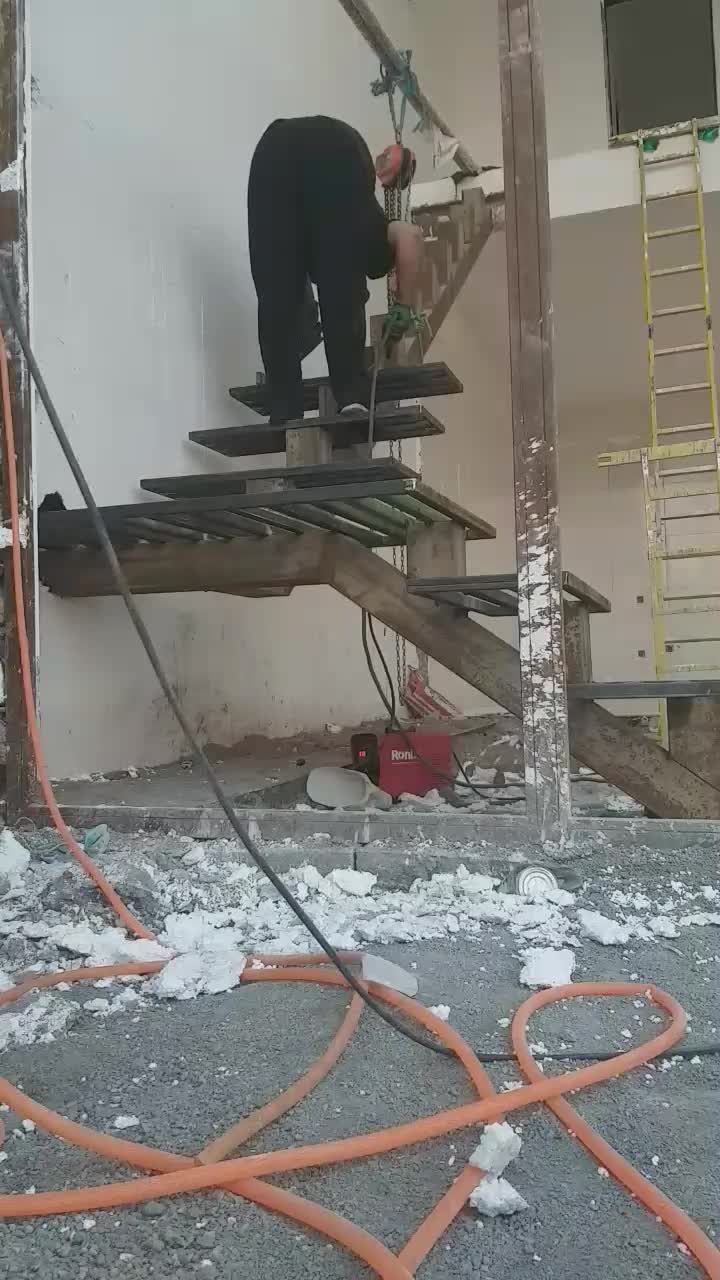 شیروانی،خرپا،اسکلت ساختمان|خدمات پیشه و مهارت|رودهن, |دیوار