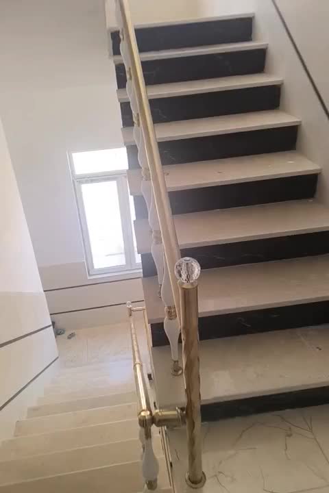 ملک تجاری و مسکونی واقع در قروه درجزین|فروش خانه و ویلا|درگزین, |دیوار