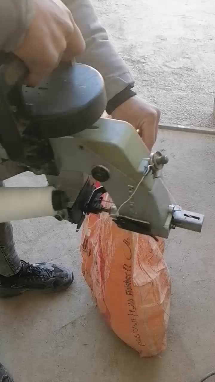 چرخ سر کیسه دوز مدل کنتکس و ترازو 500کیلو چرخ دار|چرخ خیاطی و ریسندگی|کاشمر, |دیوار