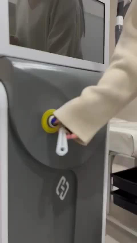 فروش دستگاه لیزر غیر تماسی از دم قسط|آرایشگاه و سالن‌های زیبایی|شیراز, معالی‌آباد|دیوار