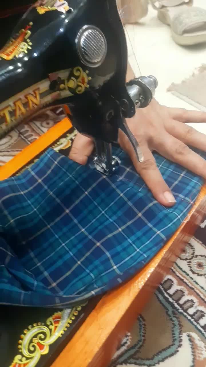 چرخ خیاطی دوشیرنشان کاپیتان قدیمی کلاسیک مشکی|چرخ خیاطی و ریسندگی|پرند, فاز ۶|دیوار