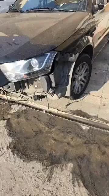 دنا مدل ۹۶ تصادفی کم کار|خودرو سواری و وانت|تهران, شهرآرا|دیوار