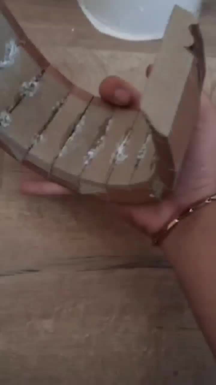 نصاب،نصب،تعمیرپارکت،کفپوش،قرنیزبا۱۰سال سابقه کاری|خدمات پیشه و مهارت|تبریز, |دیوار