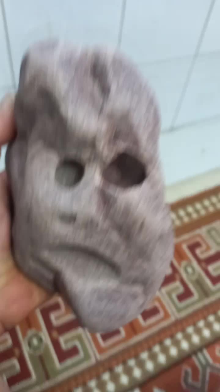 سنگ عجیب چهره انسان|کلکسیون اشیاء عتیقه|ملارد, |دیوار