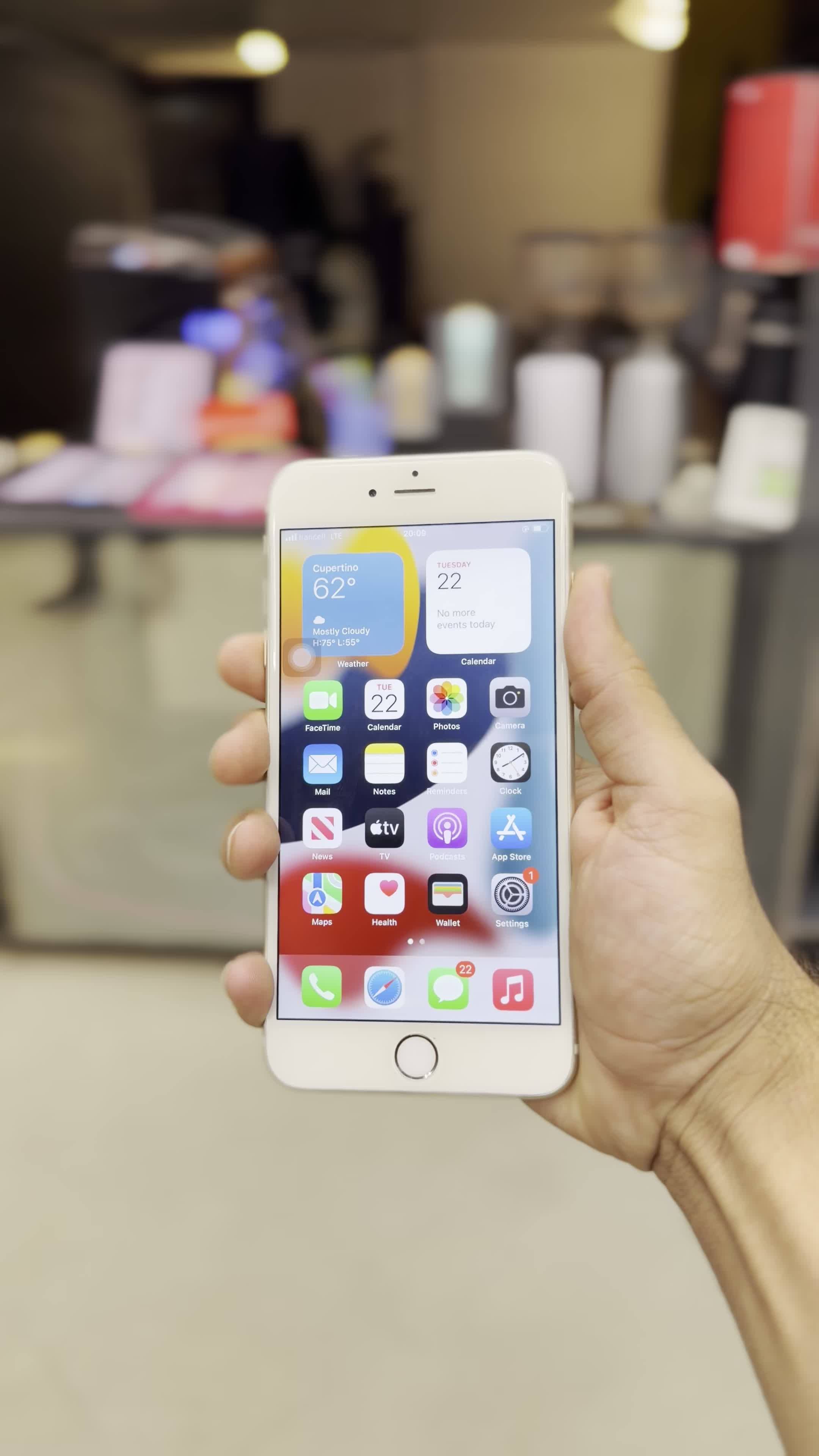 گوشی 6s plus لاکاغذی همراه کارتن و انتقال مالکیت|موبایل|گلبهار, شهر جدید گلبهار|دیوار
