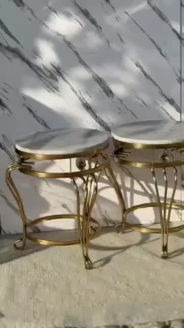 جلومبلی و عسلی فلزی استیل یا طلایی گلمیز گل میز|مبلمان خانگی و میز عسلی|مرودشت, فاز دوم شهرک فرهنگیان|دیوار
