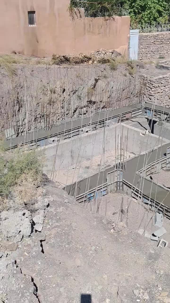 پمپ بتن ۲۰۰۰ درحال کار|ماشینآلات صنعتی|کرمان, |دیوار