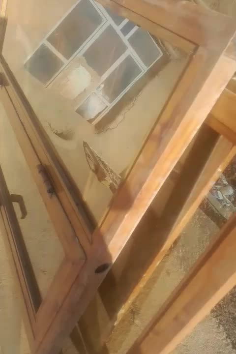 یک‌عدد‌ در و۳عدد پنجره|مصالح و تجهیزات ساختمان|تویسرکان, |دیوار