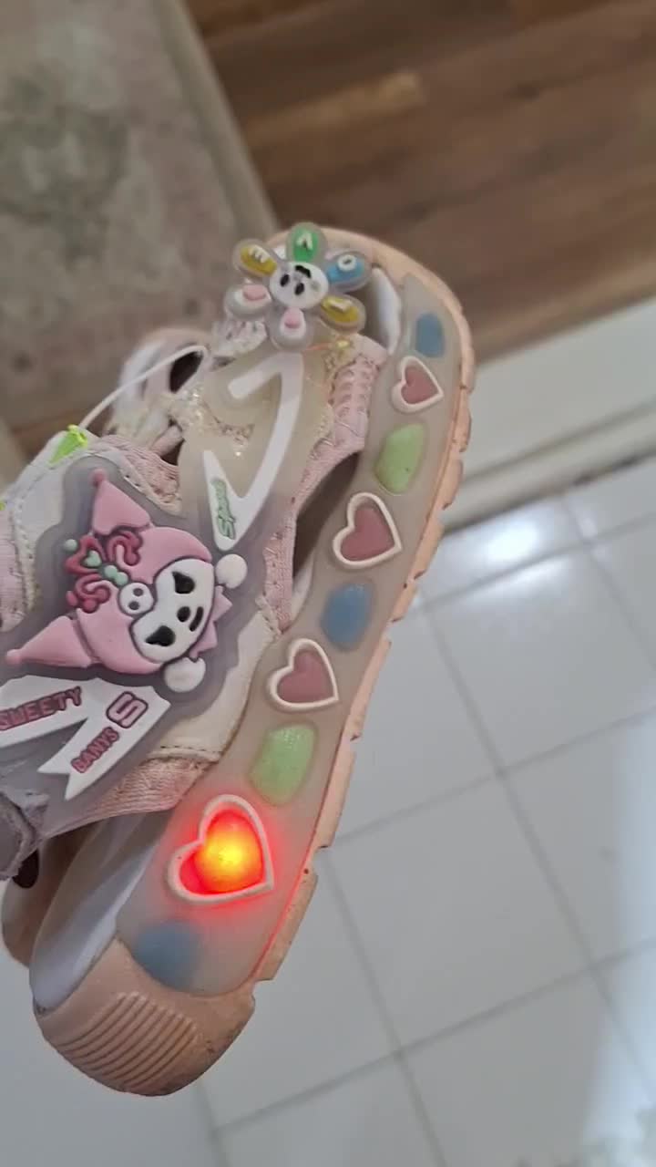 کفش دخترانه کرومی چراغدار سایر ۲۷|کفش و لباس بچه|لواسان, |دیوار