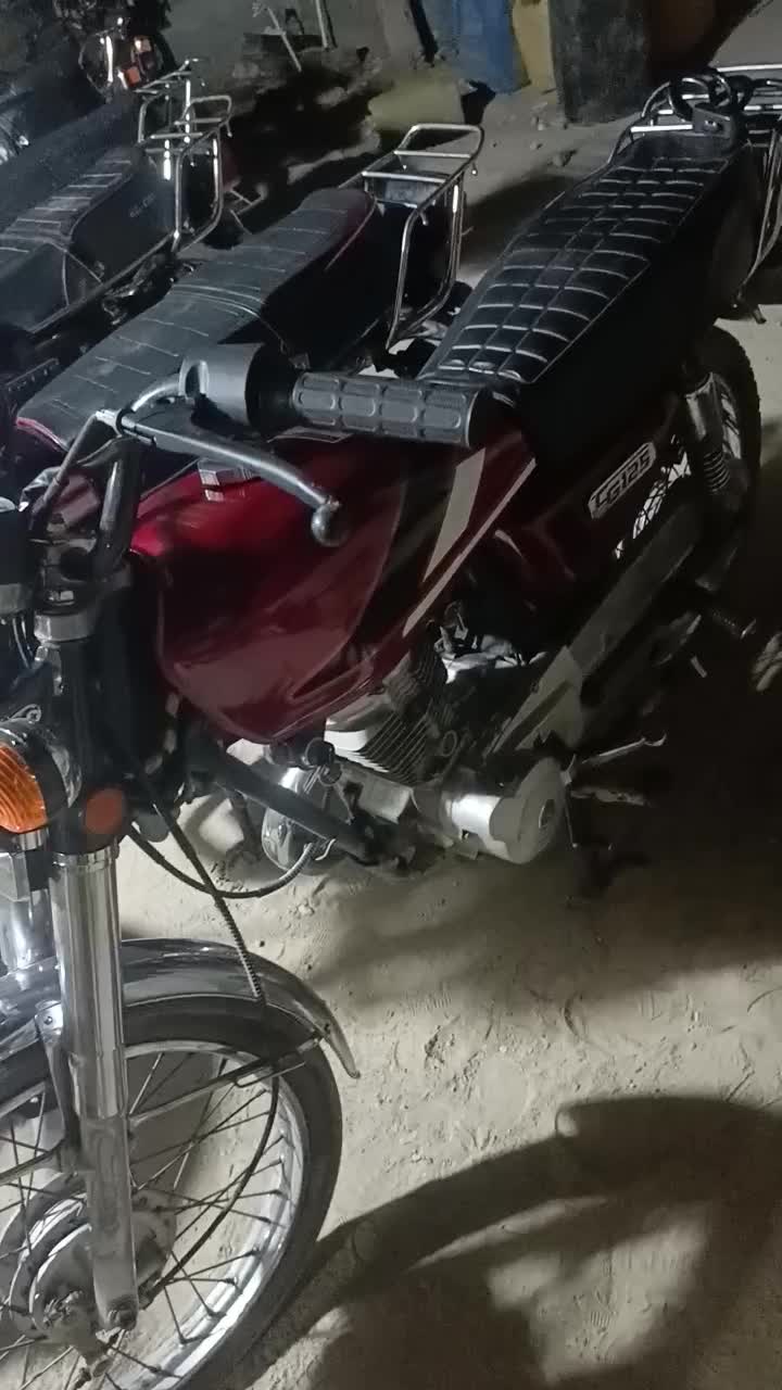 موتورسیکلت ۱۲۵با ۲۰۰خوش قیمت|موتورسیکلت|بندرعباس, |دیوار
