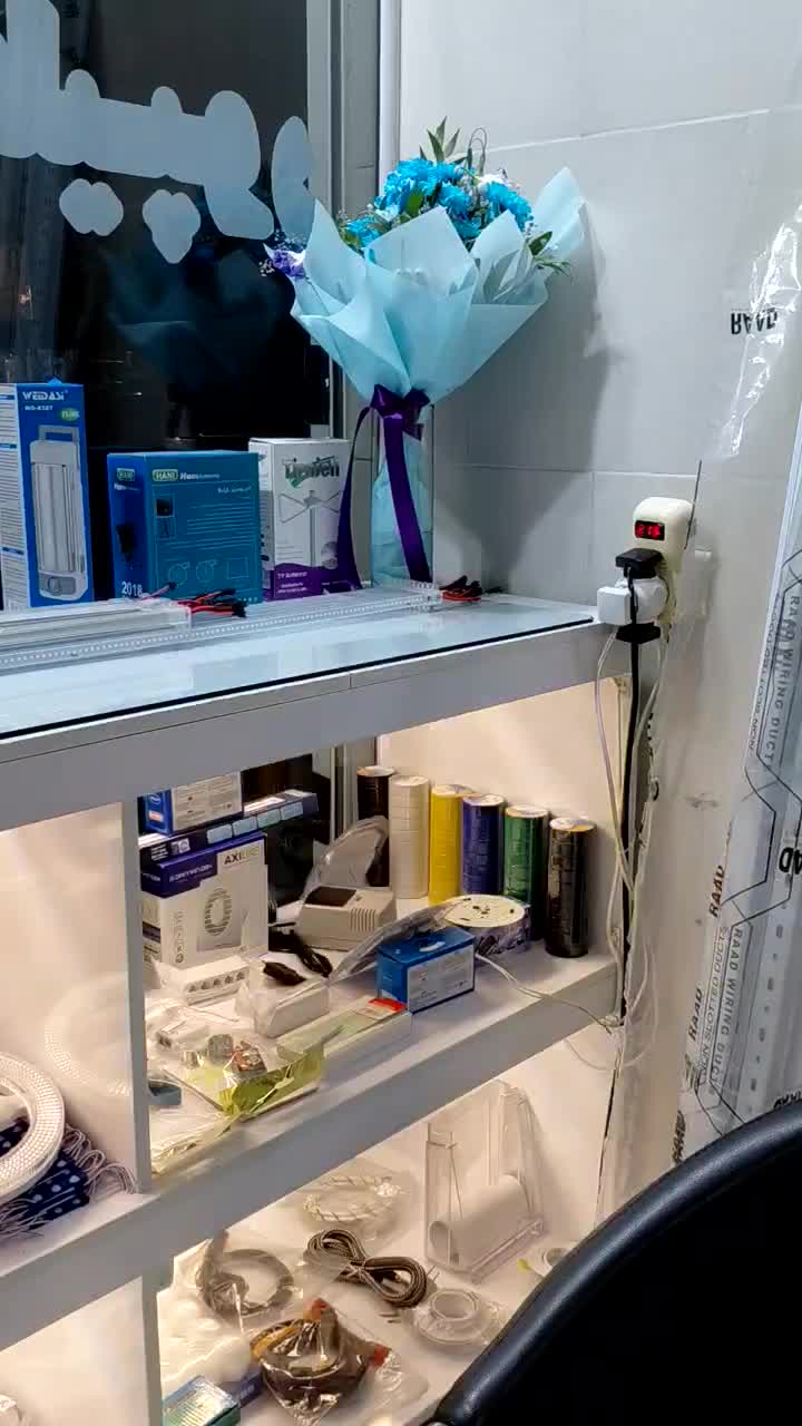 آیفون تصویری،برقکارماهر،الکتریکی،خدمات برق ساختمان|خدمات پیشه و مهارت|رشت, باهنر|دیوار