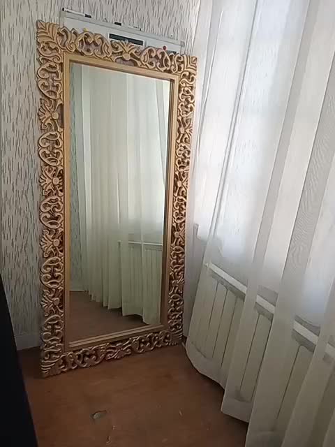 آئینه|آینه|تهران, سردارجنگل|دیوار