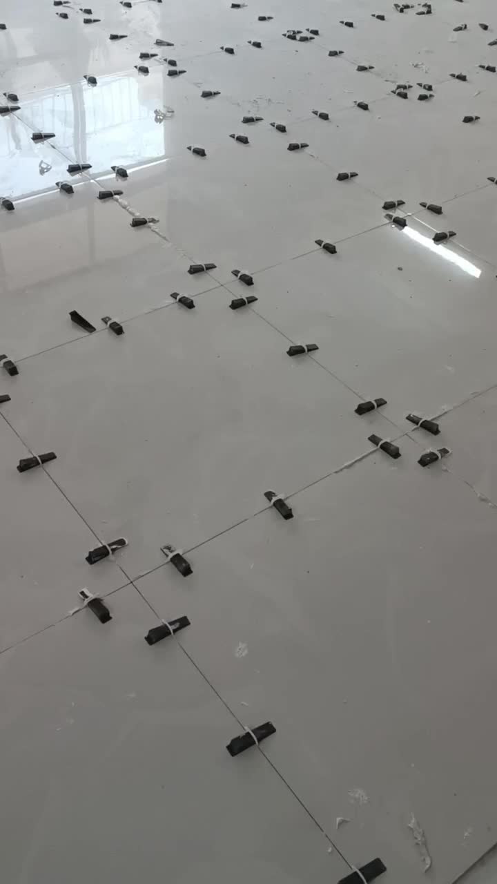 نصب انواع کاشی و سرامیک فقط چسبی|خدمات پیشه و مهارت|اصفهان, حسینآباد|دیوار