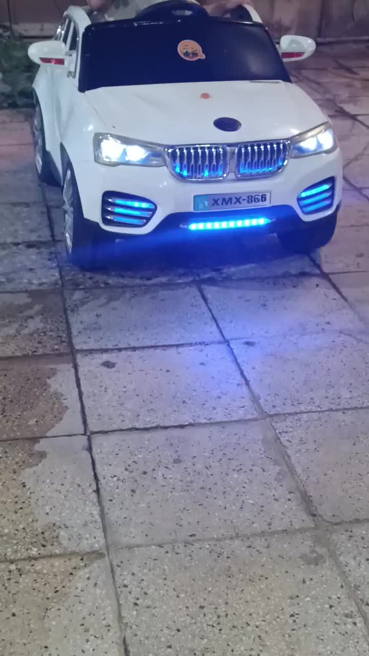 ماشین شارژی کودک آواز خوان و بوق دارد فلش میخوره|اسباب و اثاث بچه|دزفول, |دیوار