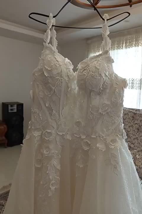 عرض ادب لباس عروس بسیار زیبا و ش‌یک|لباس|فردیس, شهرک هفده شهریور|دیوار