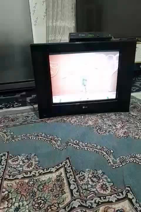 تلویزیون صفحه تخت با گیرنده مفت|تلویزیون و پروژکتور|مشهد, شهید شهریاری|دیوار