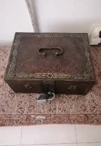 ویترین کتابخانه بوفه  پنجره چوبی گردو عتیقه جات|کلکسیون اشیاء عتیقه|شیراز, دروازه قران|دیوار