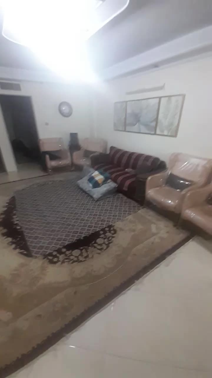 ۷۲متر*تک واحد*دوخواب*پارکینگ اصلی*نزدیک بیست متری