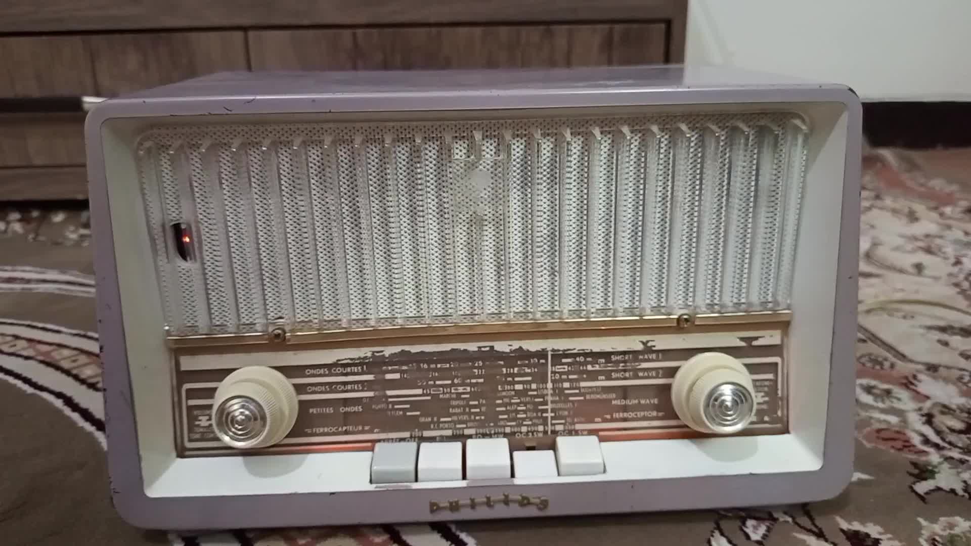 رادیو قدیمی دکوری|کلکسیون اشیاء عتیقه|شاهین‌شهر, شهرک هشت بهشت|دیوار