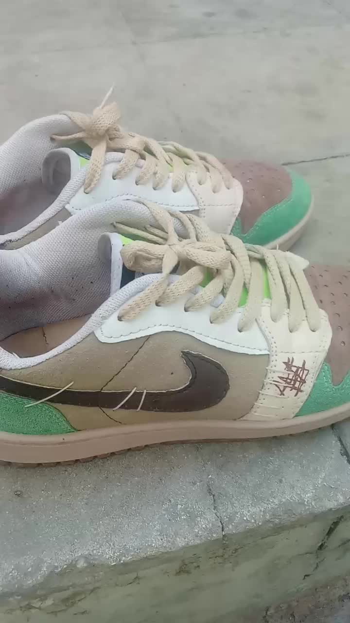 کغش|کیف، کفش، کمربند|کیش, |دیوار