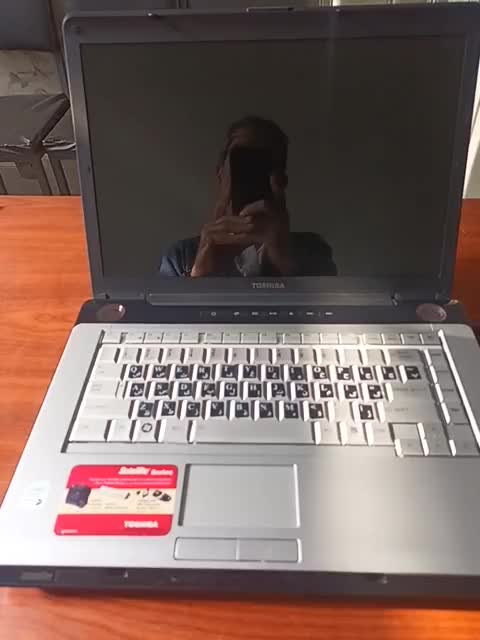 یک دستکاه لب تاب تمیز خیلی کم کار کرده|رایانه همراه|قم, شهدا|دیوار