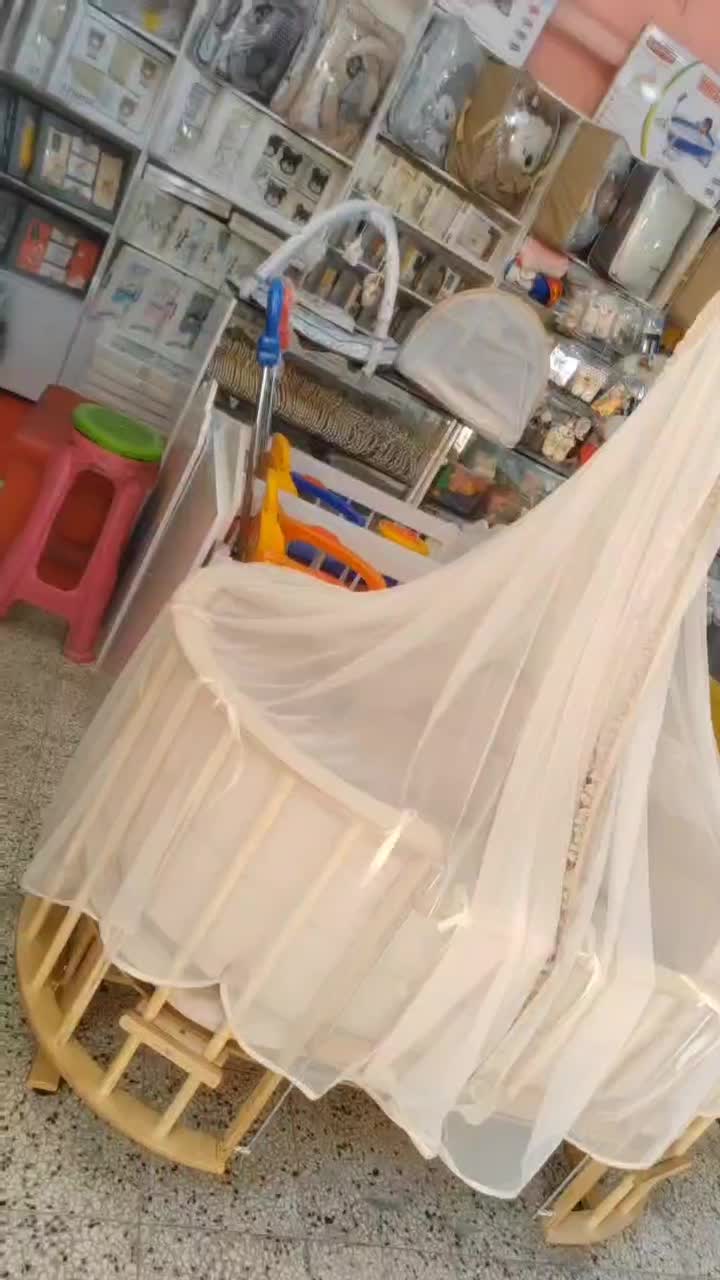 تخت کنار مادر تک نوزادی گهواره دار سیسمونی|تخت و صندلی بچه|مشهد, توس (بلوار توس)|دیوار
