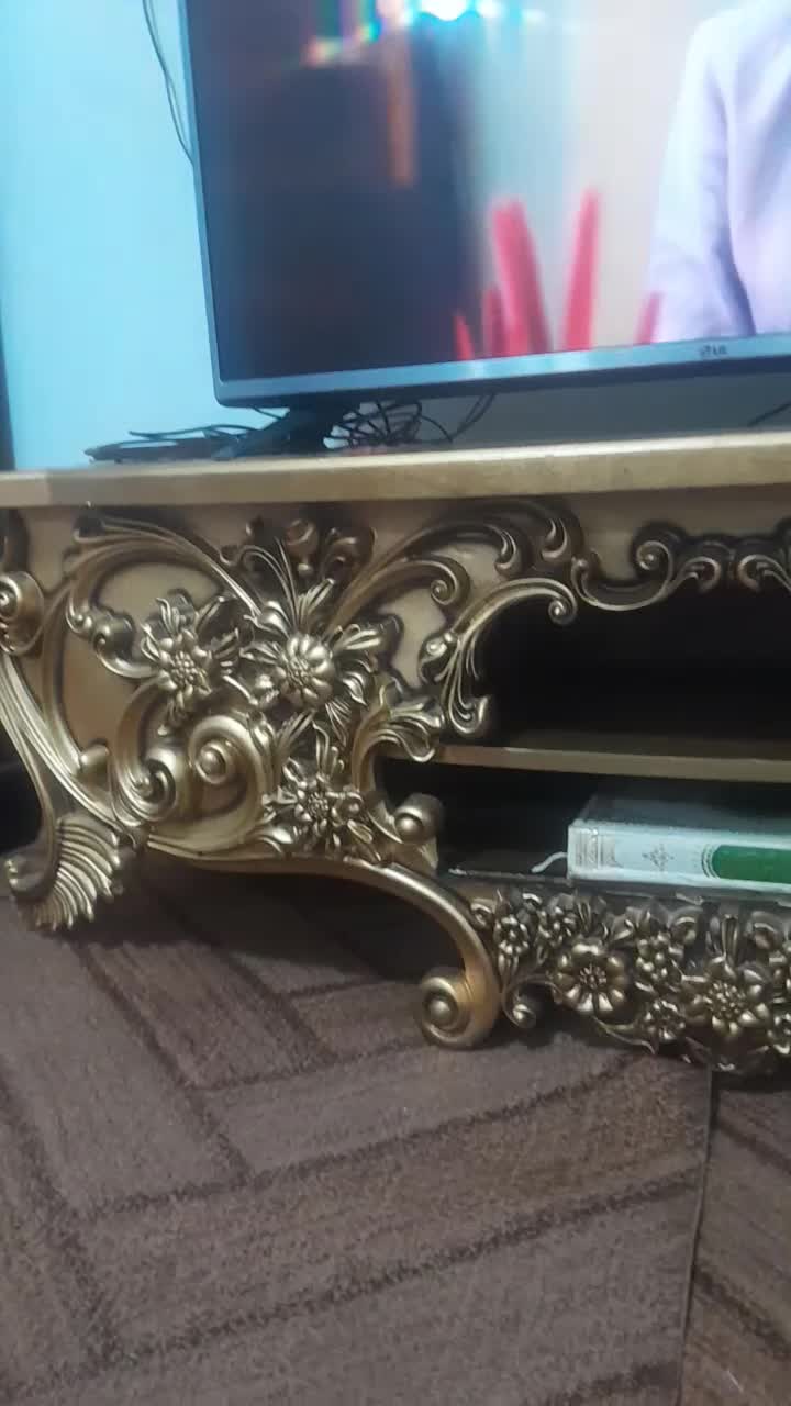 زیرتلویزیون شیشه ای ۲۵۰ هزار|میز تلویزیون|مشگین شهر, |دیوار