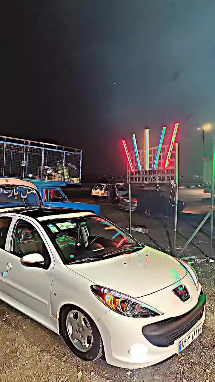 باند ۷۱۸ ۶۹۷۵|صوتی و تصویری|گلستان (تهران), |دیوار