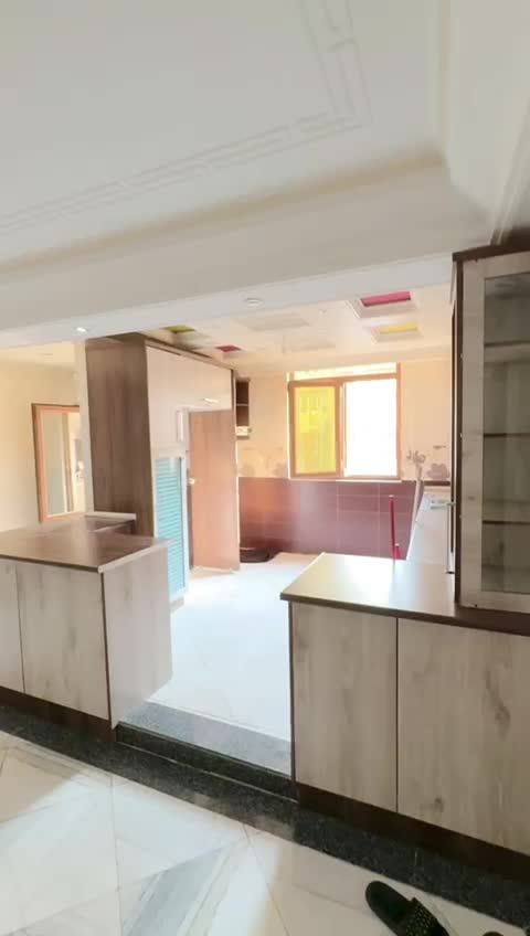 ۱۰۱ متر دو‌خوابه ابتدای میرزا شیرازی