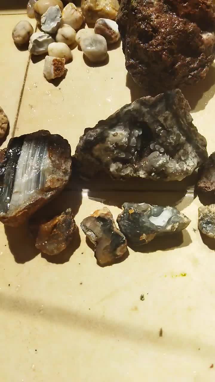 سنگ قیمتی|کلکسیون اشیاء عتیقه|ری, علایین|دیوار