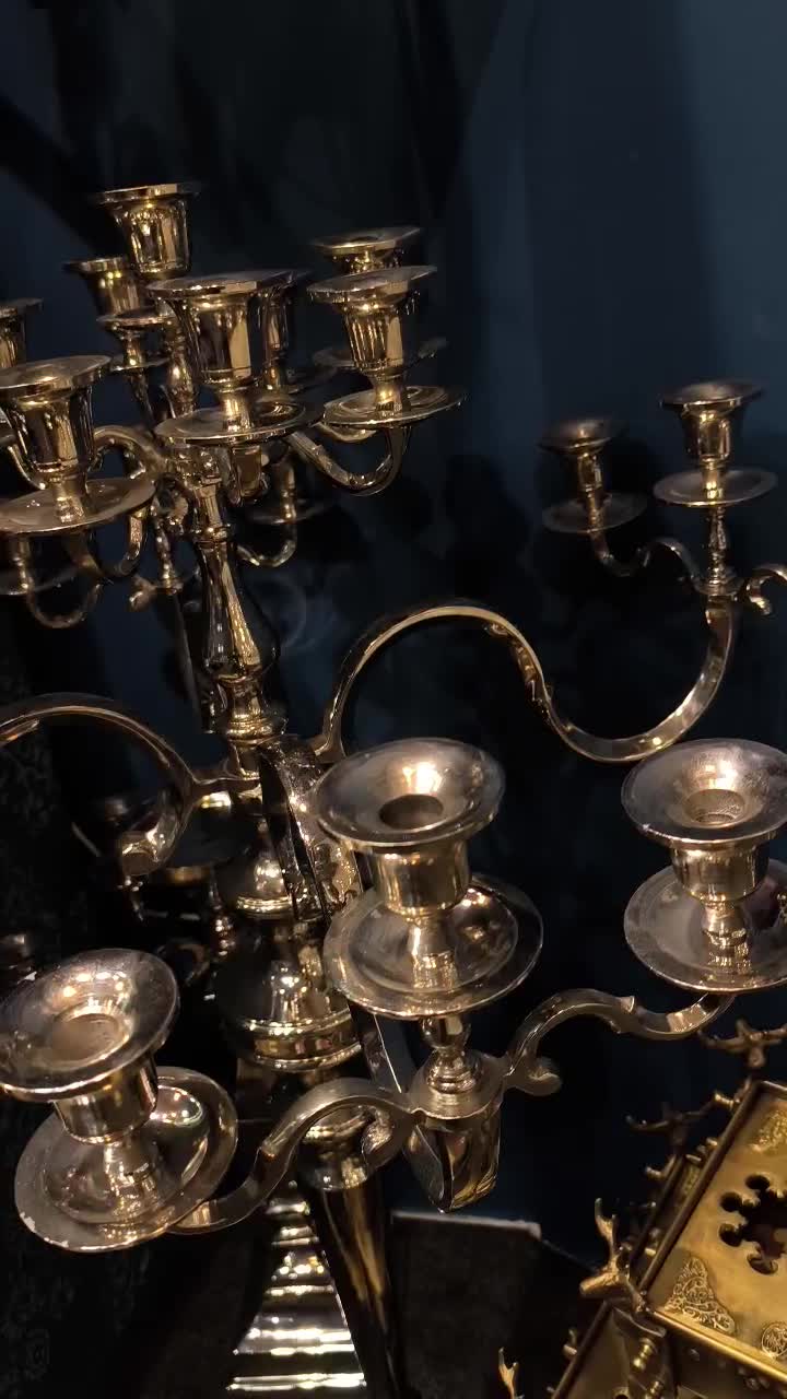 شمعدان کنار سالنی بزرگ خارجی|لوستر و چراغ آویز|تهران, شوش (باغ آذری)|دیوار