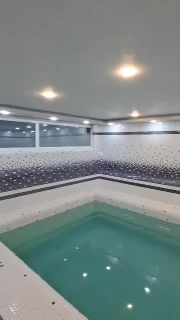 اجاره باغ استخر و جکوزی به شرط تمیزی شاهنامه ۳۶|اجارهٔ کوتاهمدت ویلا و باغ|مشهد, گلبرگ شمالی|دیوار