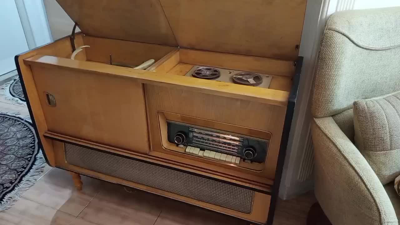 رادیو گرام قدیمی ریل مبله گراندیک لامپی عتیقه ق|کلکسیون اشیاء عتیقه|مشهد, زیبا شهر|دیوار