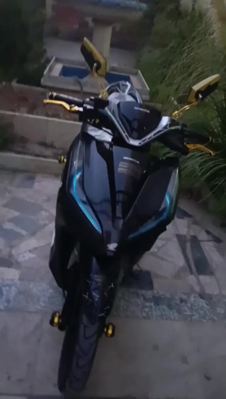 موتور کلیک مشکی طلایی اسپرت|موتورسیکلت|تهران, سهروردی|دیوار