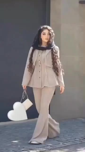 باما بدرخشید ...|لباس|قم, دروازه قلعه|دیوار