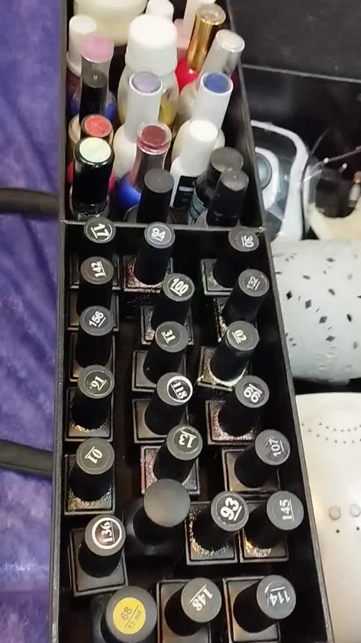 تمام وسایل کاشت ناخن|آرایشگاه و سالن‌های زیبایی|ملارد, |دیوار