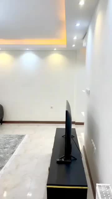 آپارتمان مبله  ۳خوابه مرکز شهر /جمهوری/ اسپیلت دار|اجارهٔ کوتاه‌مدت آپارتمان و سوئیت|شیراز, باغ تخت|دیوار