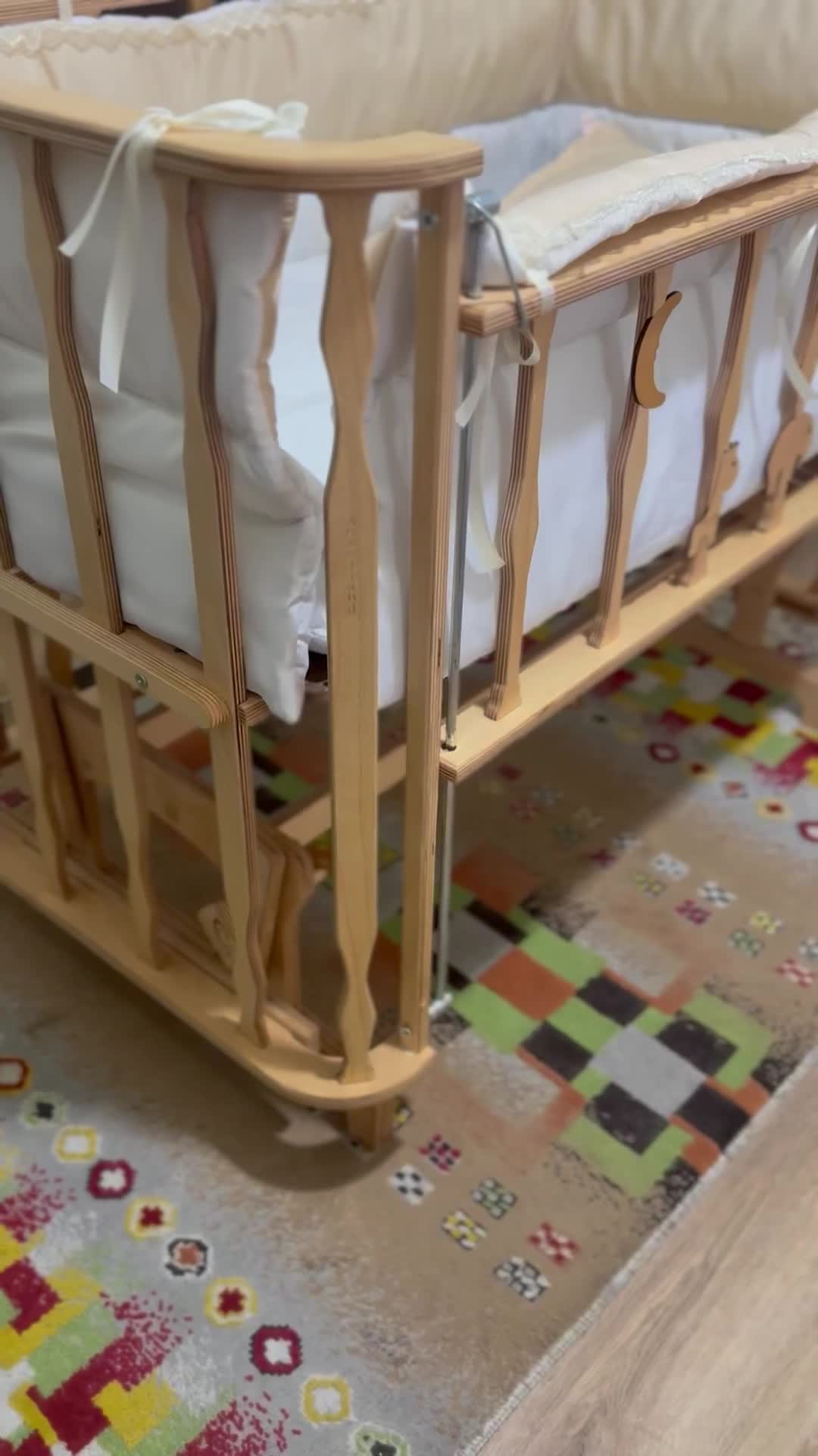 تخت  گهواره کنار مادری|تخت و صندلی بچه|لاهیجان, رجایی|دیوار