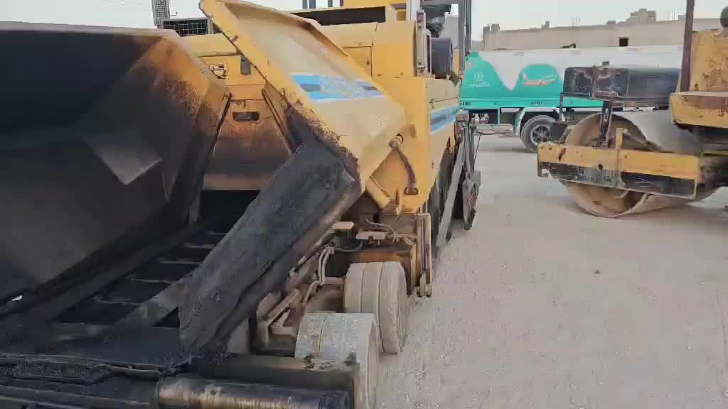 وسایل فینیشر آسفالت ، لودر ، تریلی|ماشین‌آلات صنعتی|سردشت, |دیوار