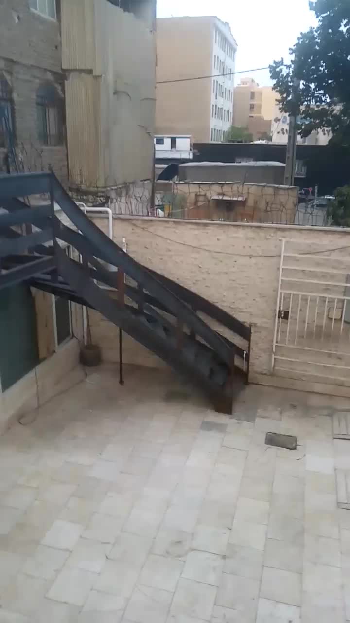 پله پیچ، پله مدرن، پله گرد، پله معلق،|خدمات پیشه و مهارت|هشتگرد, طاووسیه|دیوار