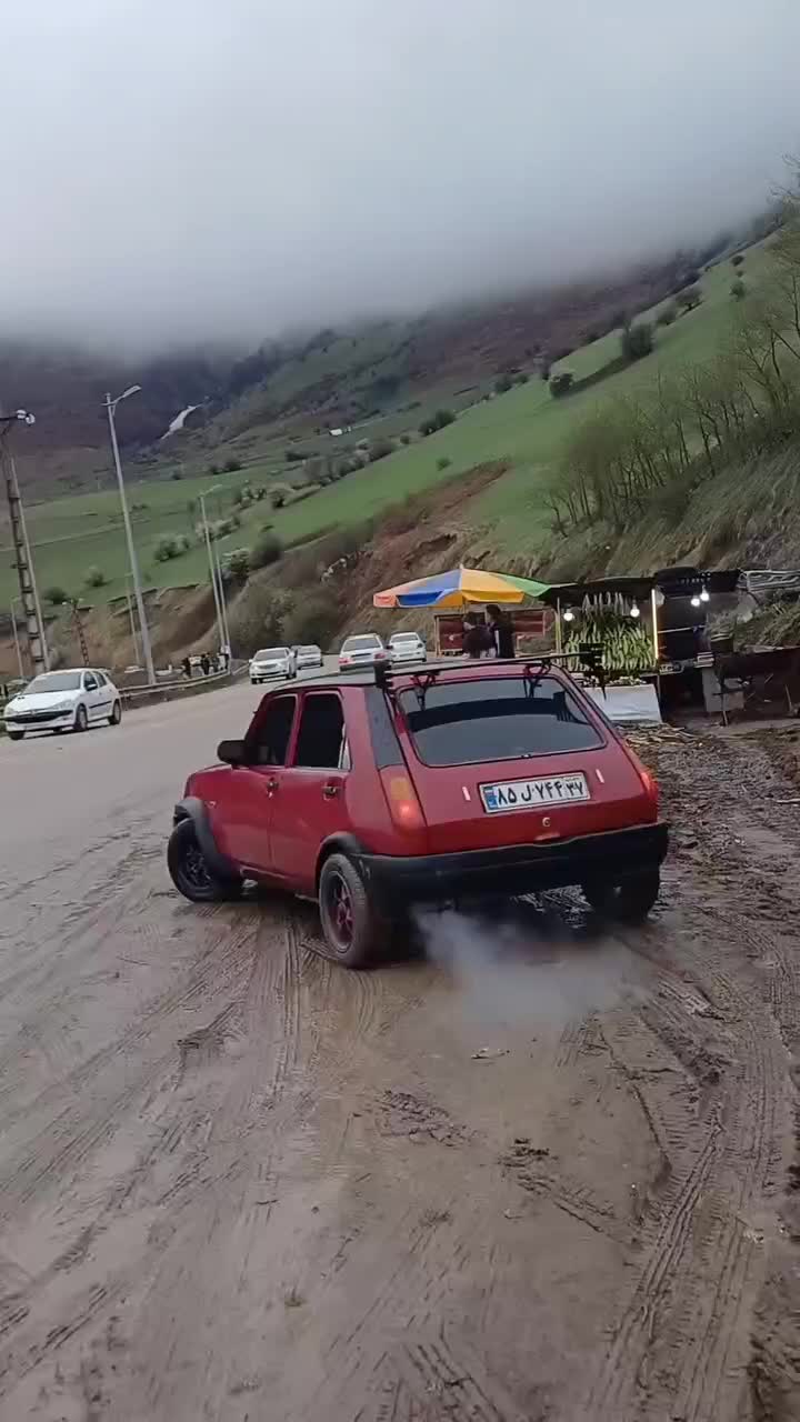 پیکی قرمز|خودرو کلاسیک|بازرگان, |دیوار