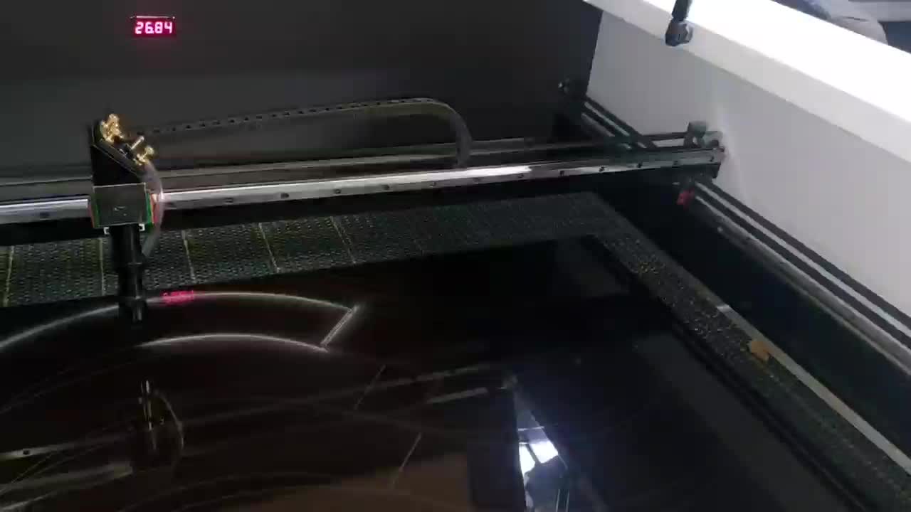 دستگاه لیزر برش و حکاکی و cnc|ماشین‌آلات صنعتی|تهران, سعیدآباد|دیوار