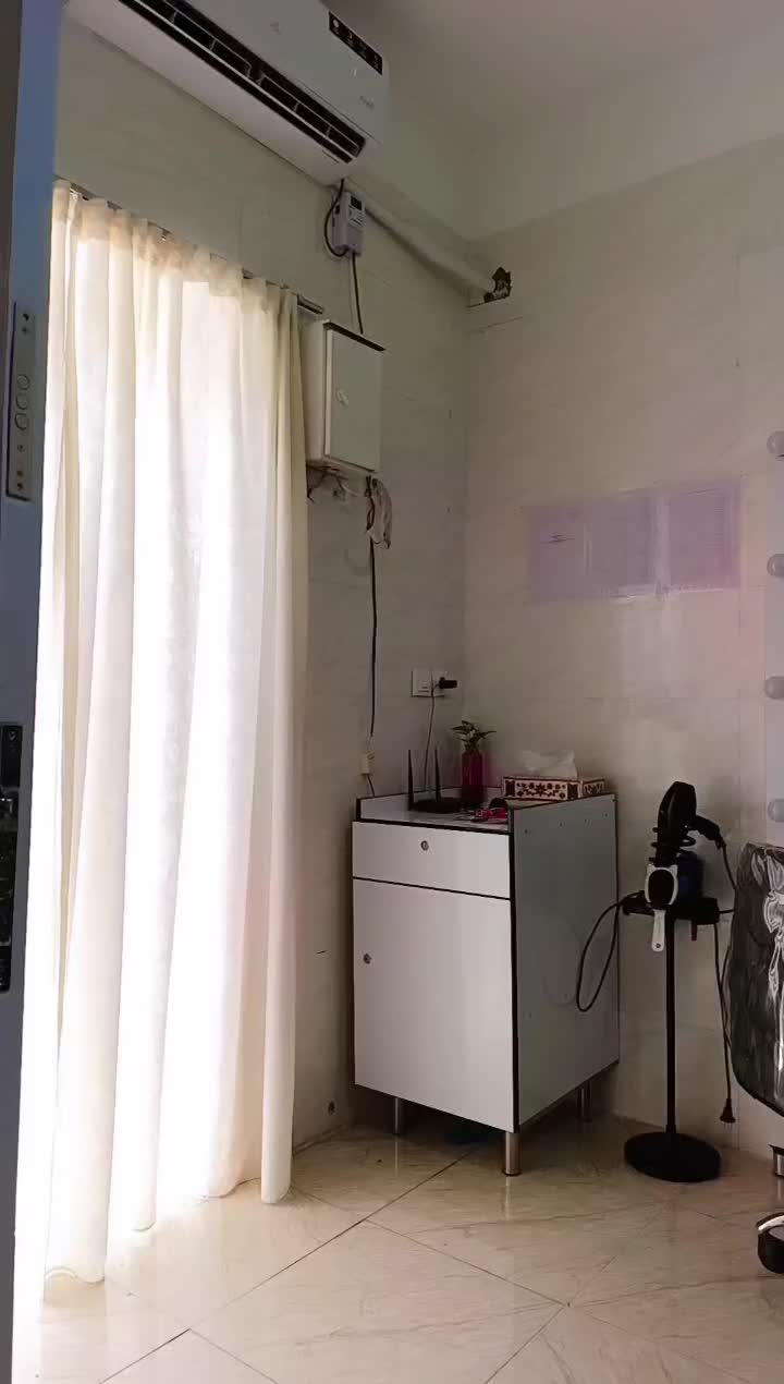 فروش تجهیزات آرایشگاهی در حد نو|آرایشگاه و سالنهای زیبایی|سیرجان, |دیوار