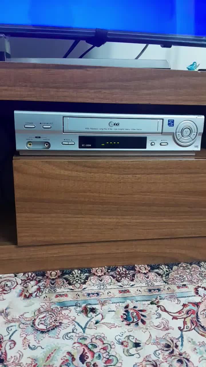 ویدیو ضبط و پخش الجی. با کنترل|پخش‌کننده DVD و ویدیو|تهران, شهرک شریفی|دیوار