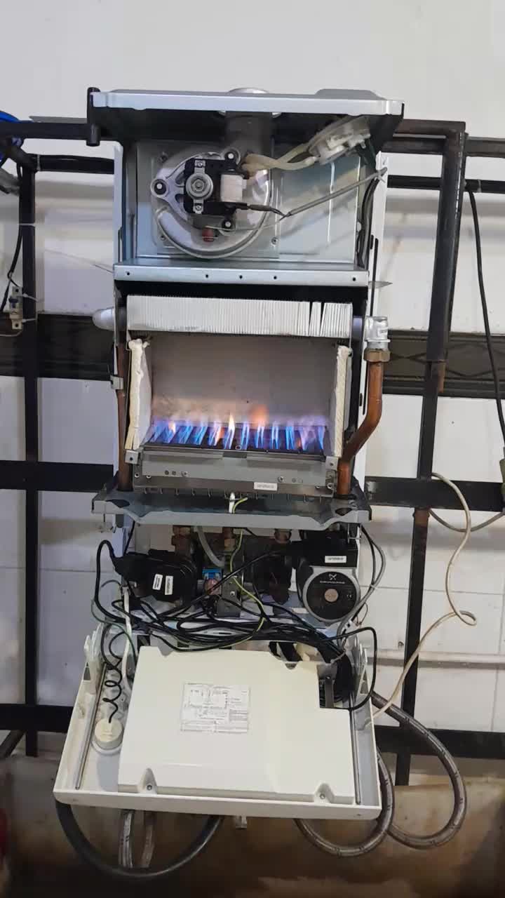 فروش پکیچ دیواری گلدیران ۲۴۰۰۰|آبگرمکن، پکیج، شوفاژ|ارومیه, |دیوار