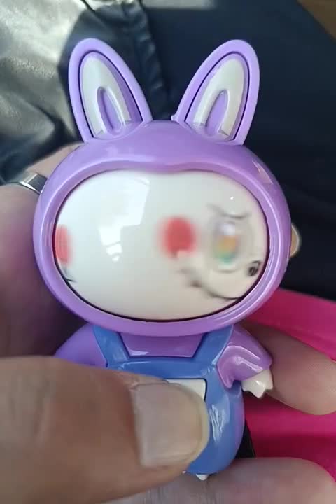 عروسک و جاسوییچی لبوبو|اسباب‌‌بازی|پرند, فاز ۵|دیوار