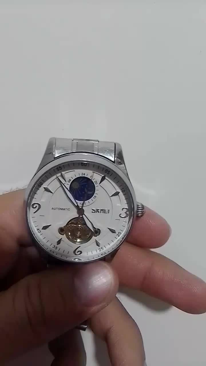 اسکمی|ساعت|کاشمر, |دیوار