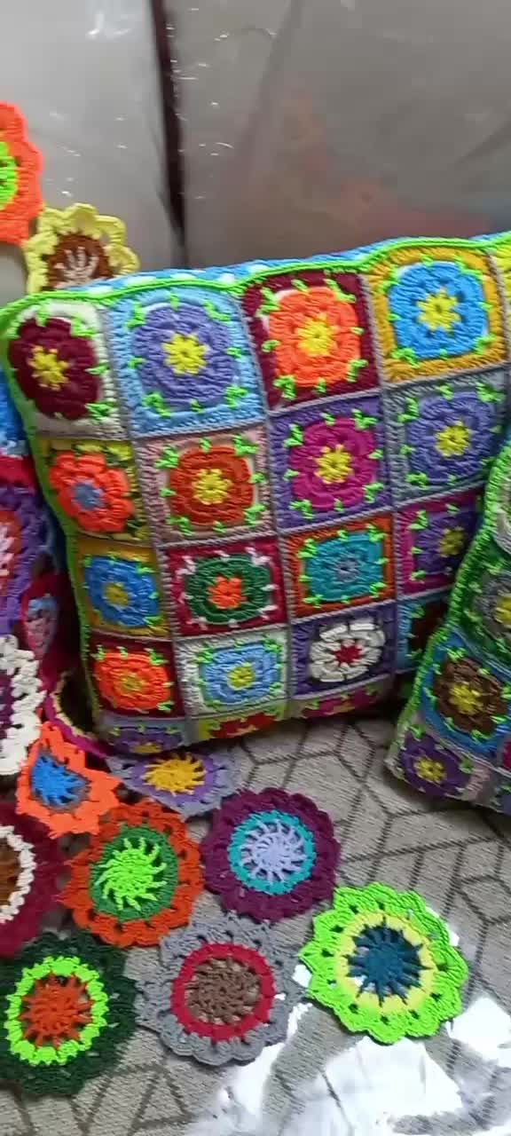 رومیزی ابریشم و دو عدد کوسن دستبافت|پرده، رانر، رومیزی|شاهینشهر, شهرک گلدیس|دیوار